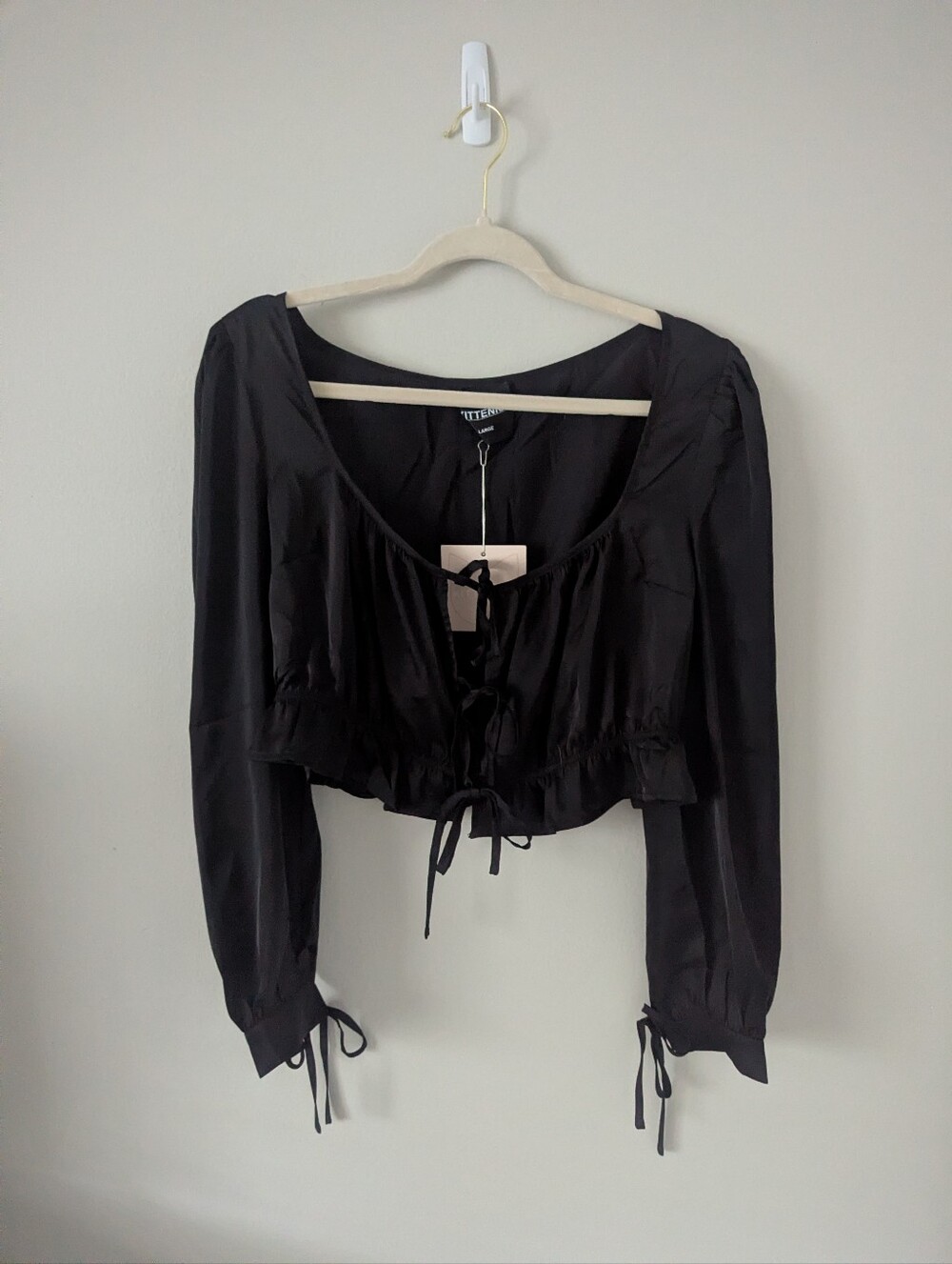 Kittenish BlackLong Sleeve Tie-Front Crop Top Sz L NWT